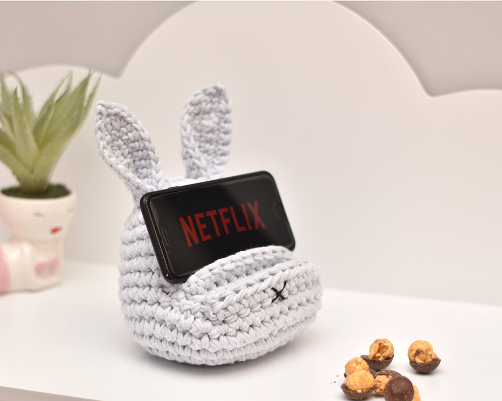 Free Bunny Mobile Phone Stand Crochet Pattern