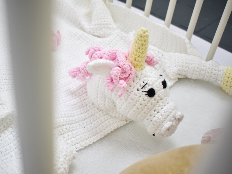 Cuddle and Play Unicorn Blanket Crochet Yarn Kit